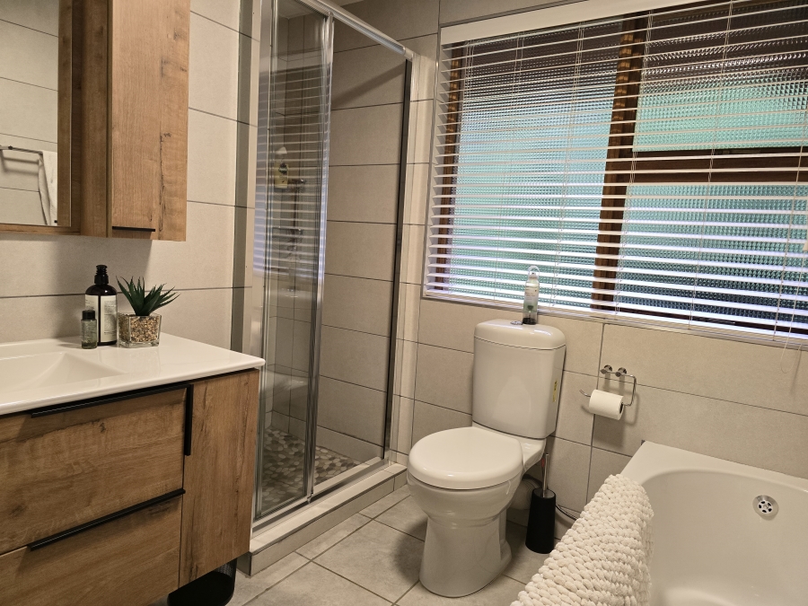 4 Bedroom Property for Sale in Lakeland North West